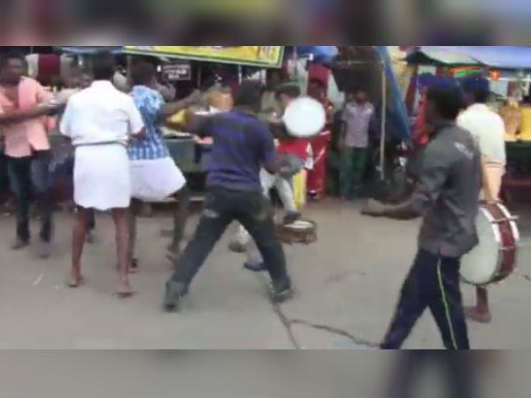 Conflicts between two teams near in Kambam in a temple function Conflicts between two teams near in Kambam in a temple function