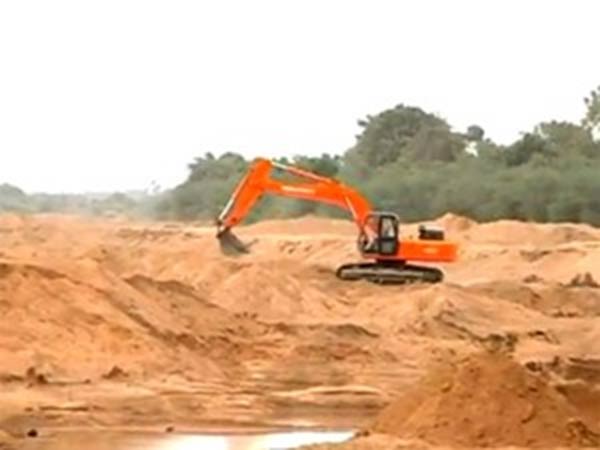 Villagers want sand quarry routes shut in Karur Villagers want sand quarry routes shut in Karur