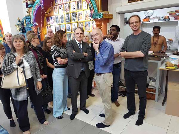 switzerland government officers visits gnalinkeshwarar temple switzerland government officers visits gnalinkeshwarar temple