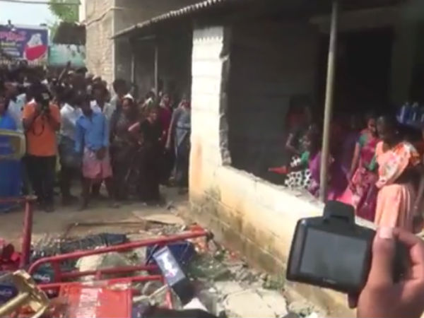 Tasmac shop in Nilgiri district was broken down by people Tasmac shop in Nilgiri district was broken down by people