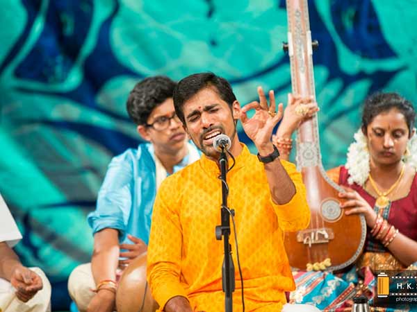 The musical concert in Melbourne was greatly impressed by the audience The musical concert in Melbourne was greatly impressed by the audience