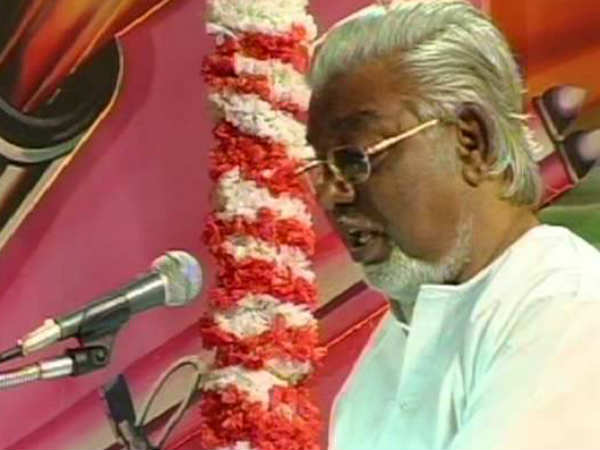 பத்துப்பாட்டு என்றால் பதறுகிறோம்.