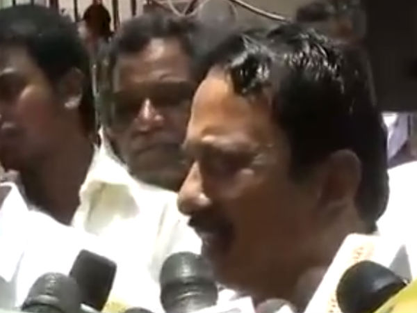 திகைத்து போன அரசு பள்ளி ஆசிரியர்கள்