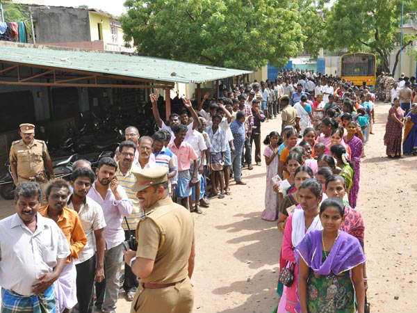 சூழல் வரட்டும் காத்திருக்கிறோம்
