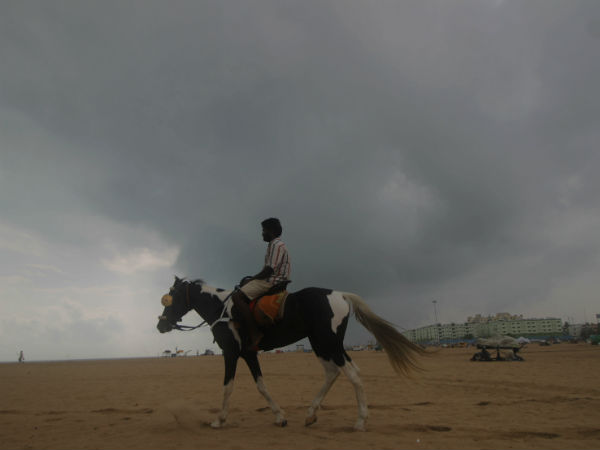 மேகமூட்டத்தில் சென்னை