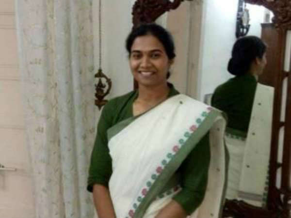 இலவசக் கல்விக்கு முதல் மாத சம்பளம்