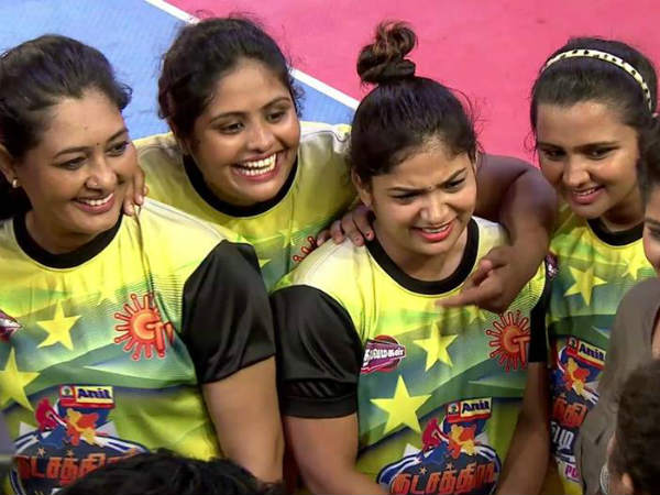 நகத்தினால் கீறல்