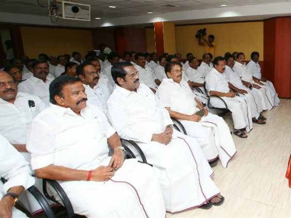 யாரையும் விடாதீங்க