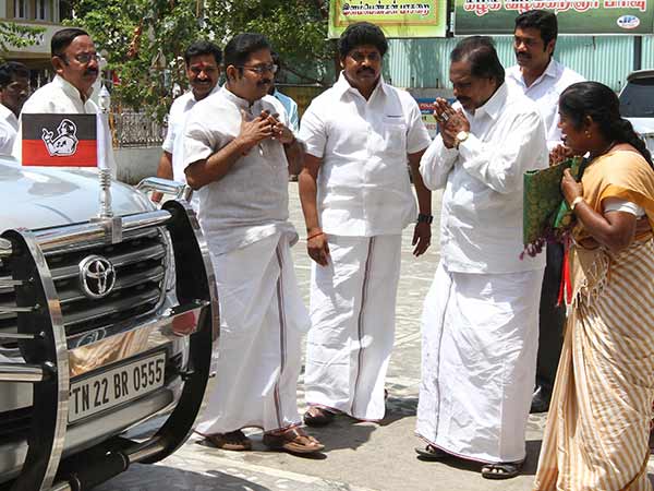 தினகரனுடன் சந்திப்பு