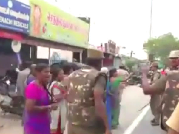 செவிடான பெண்ணின் காது