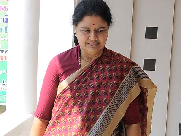 சொத்துகள் குறித்து சசி
