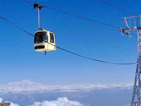 Seven die in Gulmarg cable car accident Seven die in Gulmarg cable car accident