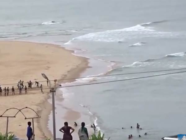 Ramadan trip to Manapad beach ended in tragedy for two youth Ramadan trip to Manapad beach ended in tragedy for two youth
