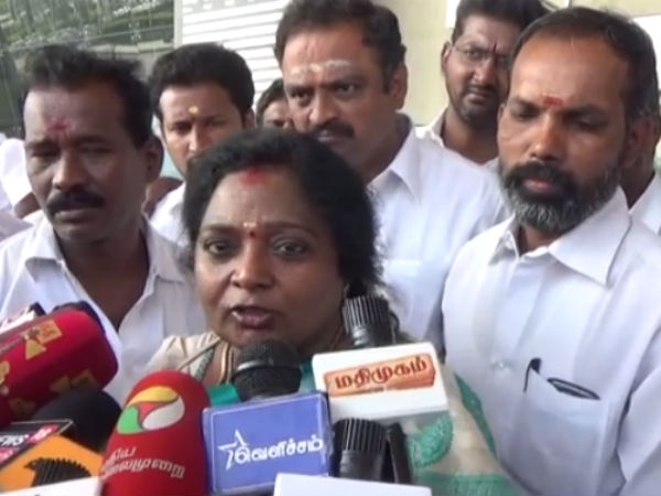Tamilisai demands Sushma to ask reply from Malaysia why ban for Vaiko Tamilisai demands Sushma to ask reply from Malaysia why ban for Vaiko