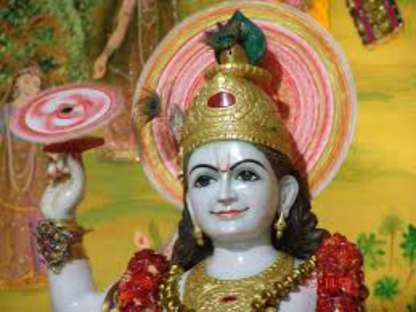 சக்கரத்தாழ்வாரின் ஆயுதங்கள்: