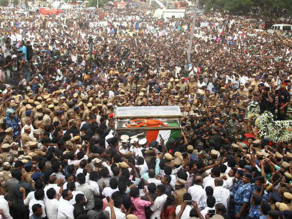 ஜெயலலிதா மறைவின் போது