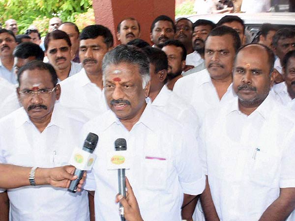 அதிரடிப்படை குவிப்பு