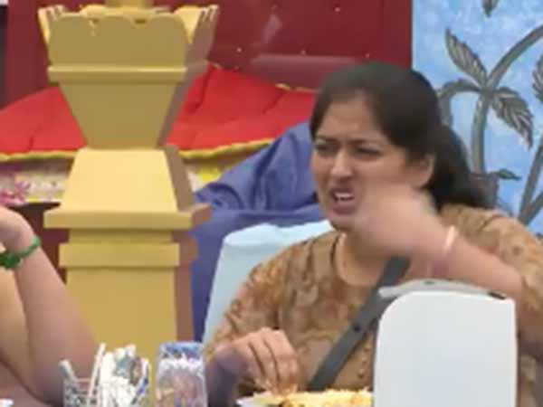 கொப்பளிக்கும் காயத்ரி