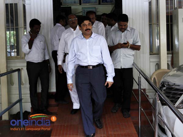 நேரில் ஆஜராக உத்தரவு