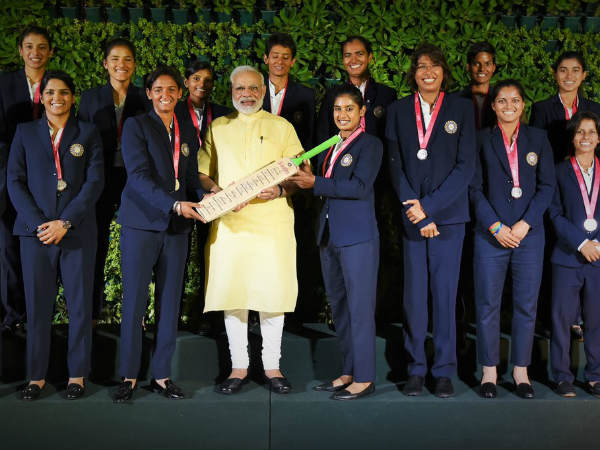 PM Modi hosts women's cricket team PM Modi hosts women's cricket team