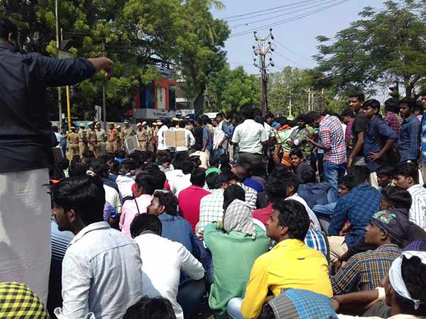 Aranthangi govt college students protest continues 2nd day for supporting Neduvasal and Kathiramangalam Villagers Aranthangi govt college students protest continues 2nd day for supporting Neduvasal and Kathiramangalam Villagers