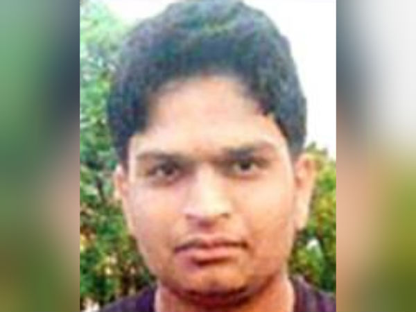 Accident victim bleeds to death as onlookers click pictures in Pune Accident victim bleeds to death as onlookers click pictures in Pune
