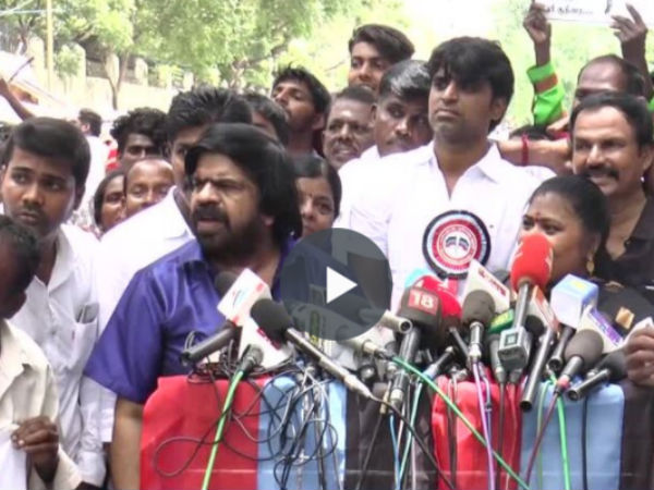 T.Rajendar threatened a repoter by his way of speech and attitude T.Rajendar threatened a repoter by his way of speech and attitude