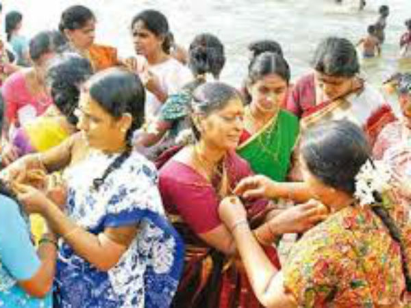 புதுமணத்தம்பதிகள் உற்சாகம்