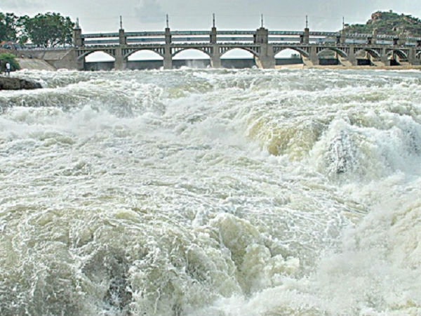 பொங்கி வரும் காவிரி