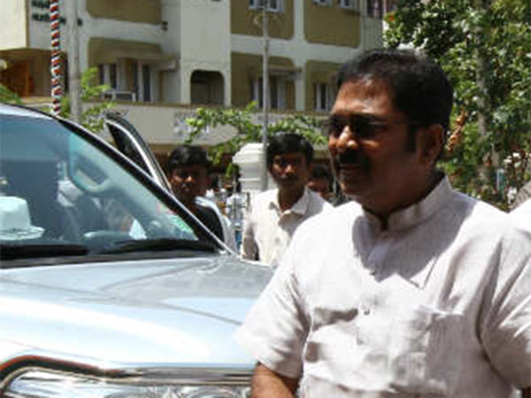'மணி' அமைச்சர்கள்
