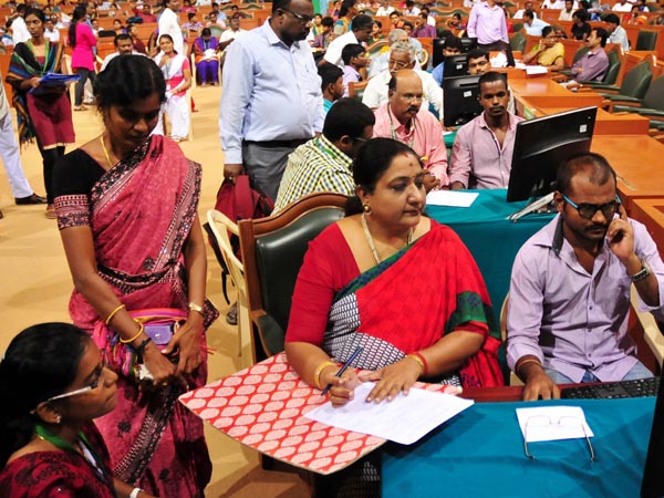 மருத்துவ சேர்க்கை வீழ்ச்சி