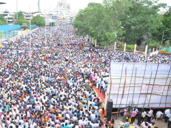 ஆங்காங்கே தடுத்து நிறுத்தம்