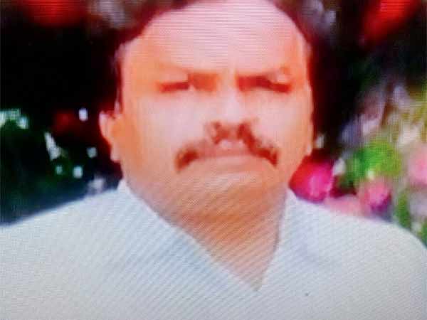 ஊதியப் பணத்துக்கு கமிஷன்
