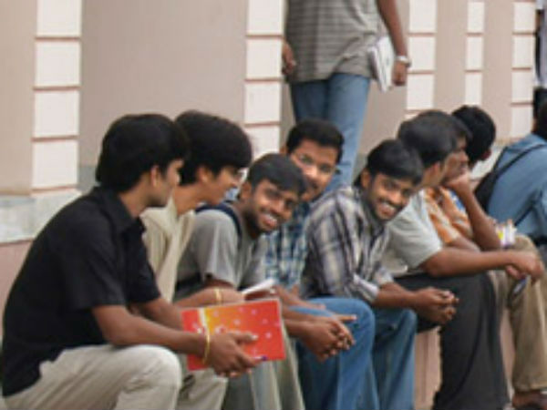 ஆர்வம் காட்டாத மாணவர்கள்