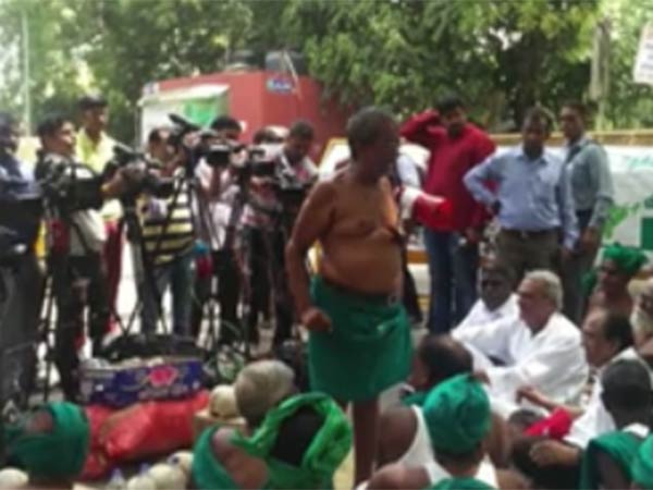 102 எம்.பிக்கள், இந்திய விவசாயிகள் சப்போர்ட்