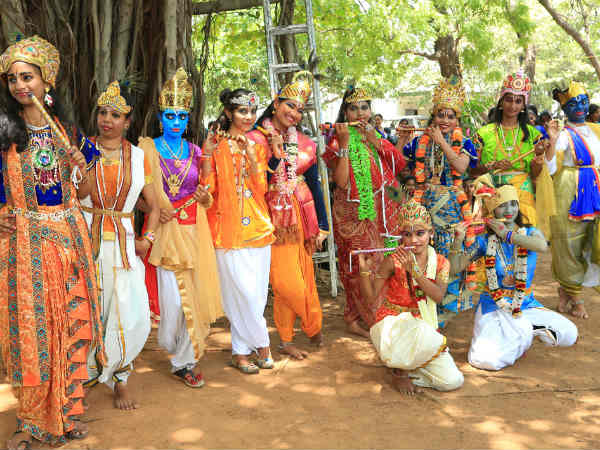 கல்லூரிகளில் கொண்டாட்டம்