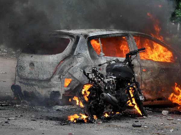 30 killed in Dera violence, Section 144 in Delhi 30 killed in Dera violence, Section 144 in Delhi
