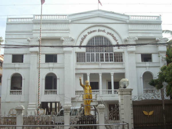 வழிகாட்டுதல் குழு