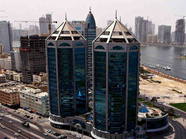Tamilians who went to work at Sharjah were left abandoned without food and necessary needs Tamilians who went to work at Sharjah were left abandoned without food and necessary needs