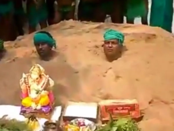நூதன போராட்டம்