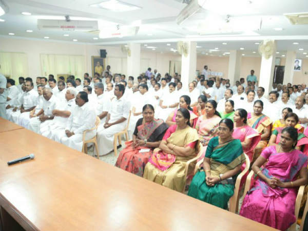 ஜெயா டிவி, நமது எம்ஜிஆர்