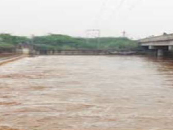Flood in Arni Kamandala Naganathi River Flood in Arni Kamandala Naganathi River