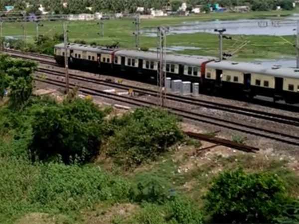 Chennai- Kovai intercity express departures train 3 hrs delay Chennai- Kovai intercity express departures train 3 hrs delay