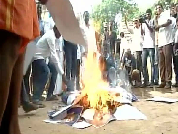 Effigy of EPS, OPS burnt in front of The Wind Flower resort Effigy of EPS, OPS burnt in front of The Wind Flower resort