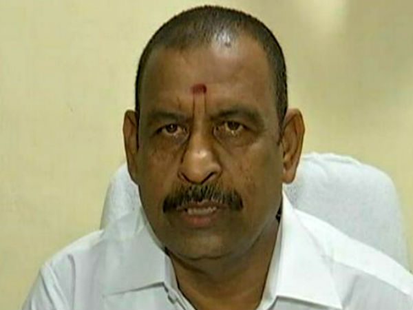 Minister OS Manian opposes to sack Sasikala from Party Post Minister OS Manian opposes to sack Sasikala from Party Post