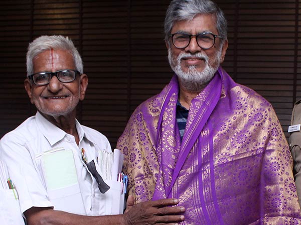Traffic Ramasamy meets SA Chandrasekar Traffic Ramasamy meets SA Chandrasekar