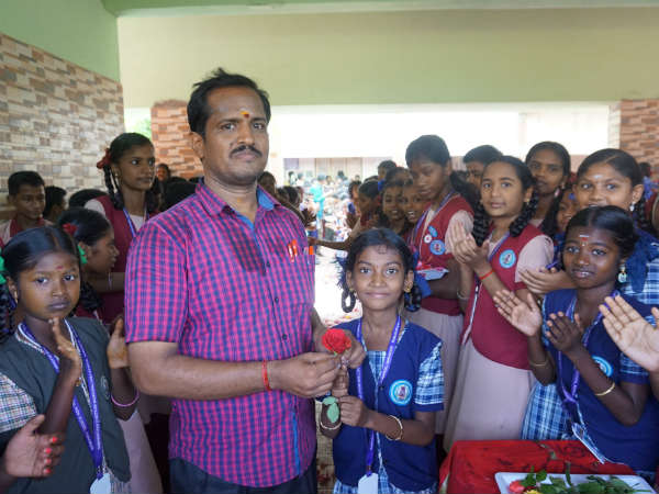 ஆசிரியர்களுக்கு மரியாதை
