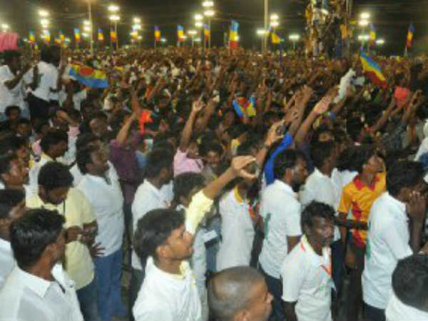 இலவசம் கூடாது