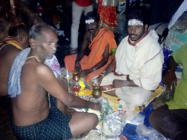 காவிரிக்கரையில் வழிபாடு