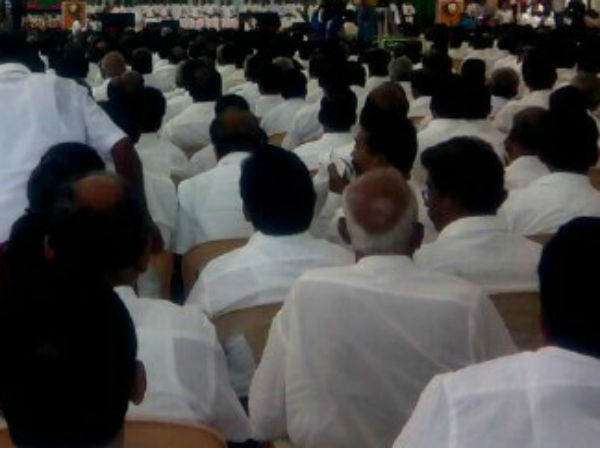 AIADMK General Council Meeting Party to reclaim two leaves symbol AIADMK General Council Meeting Party to reclaim two leaves symbol